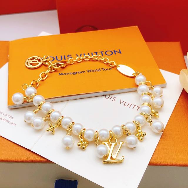 Item No. Lsl0242 Lv* Latest style pendant pearl bracelet, same as Zp, brass mate