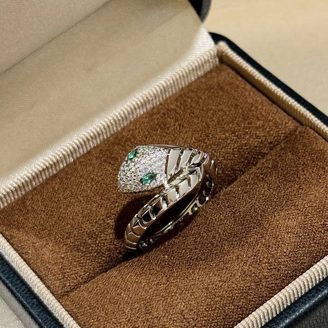 A6648 Brand A Moroccan Year of the Snake New Snake-Shaped Emerald Snake Scale Ho