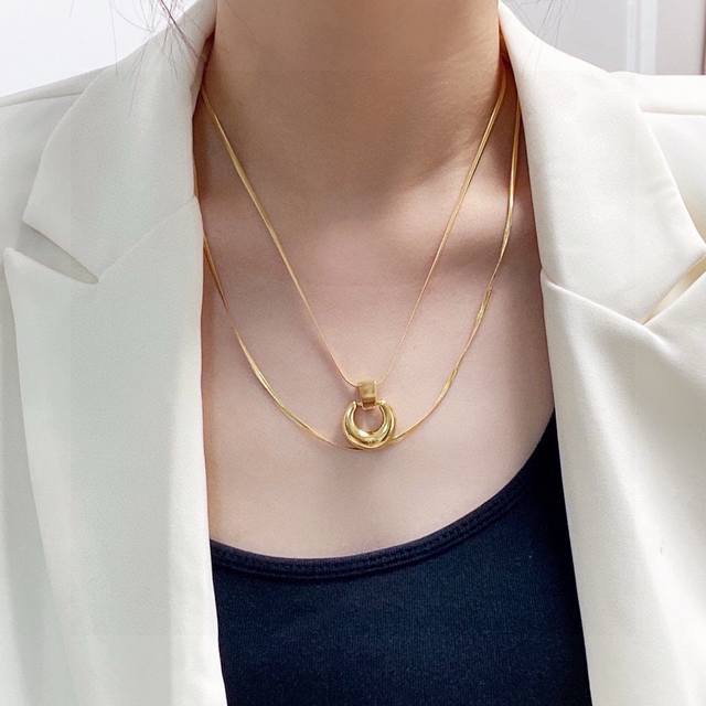 A popular recommendation on Xiaohongshu: Chanel's latest double-C letter necklac