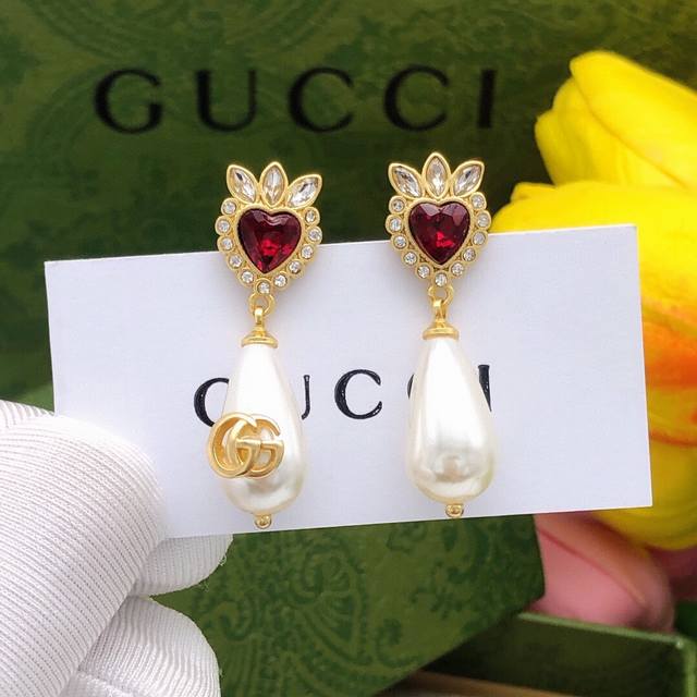 Item No. Ged0113 Today's Recommendation: Gucci Dripping Pearl Earrings Ddd