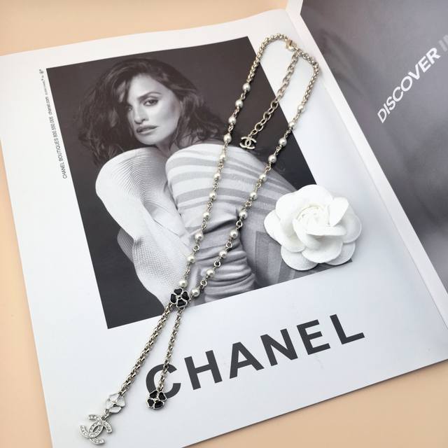 Zp Replica of a Chanel Necklace: Elegant and sophisticated, with exquisite craft