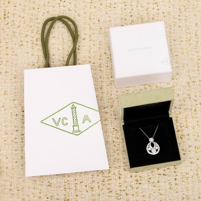 211855 We offer custom-made genuine gold and diamond jewelry. For large orders,