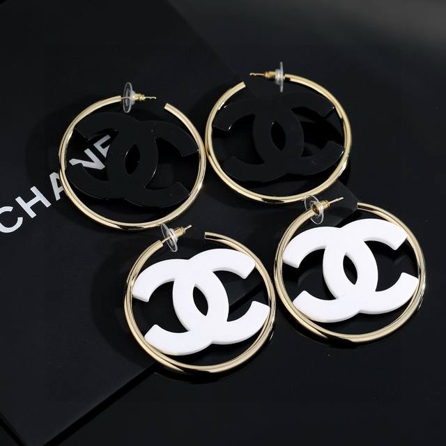 Today's New Arrival: Acrylic Round Hoop Earrings in Black and White with Double