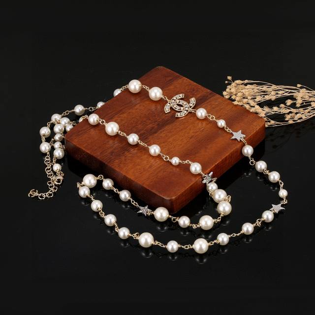 Autumn/Winter Chanel Sweater Chain. This Chanel sweater chain can be stacked and