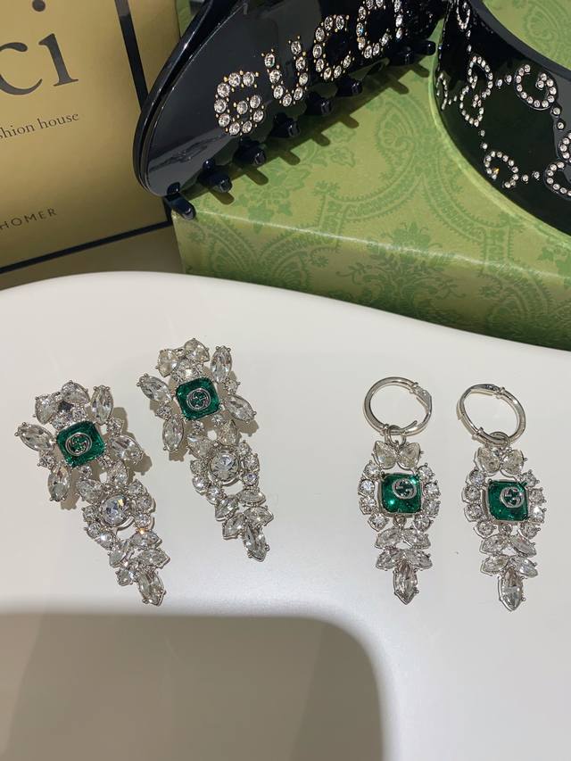 Item No. Ged0083 Item No. Ged0168 Gucci Emerald Earrings Exuding elegance The ma