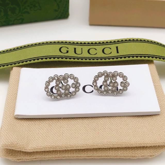Item No. Ged0151 Gucci New Double G Diamond-Studded Vintage Mini Stud Earrings D