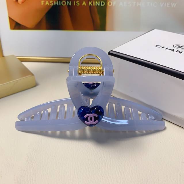 Chanel Mini Hair Clip Chanel Hair Clip Acetate Heart-Shaped Claw Clip Elegant an