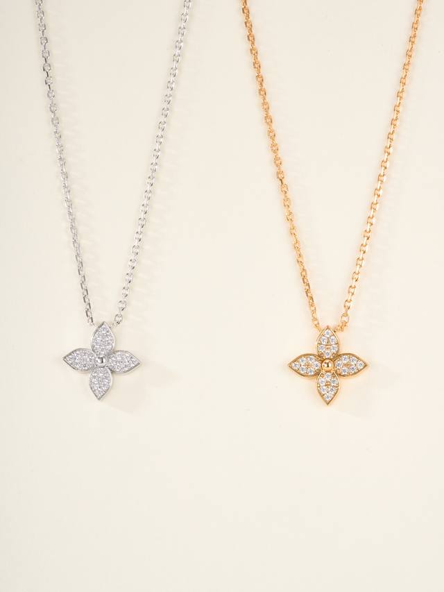 Star Blossom Full Diamond Necklace It truly exudes a high-end feel. The CNC engr