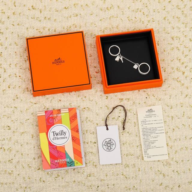 205095 We produce Kelly platinum rings from the only authorized dealer who genui