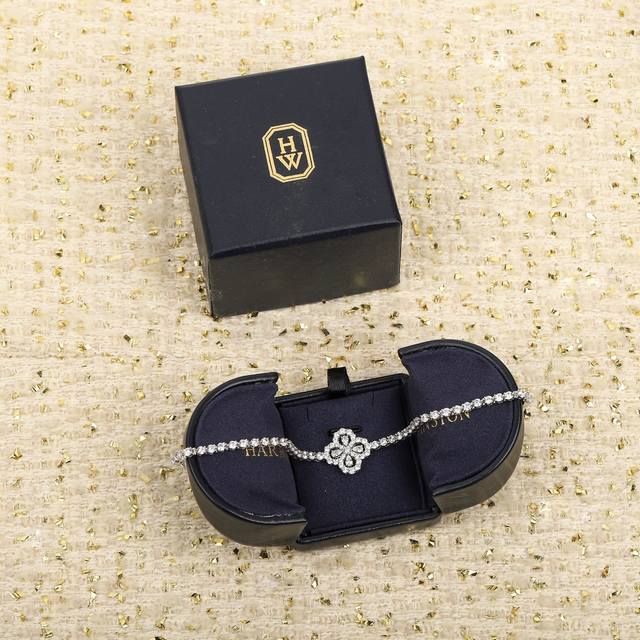 206486 We produce Loop bracelets, and can customize 18K genuine gold and diamond