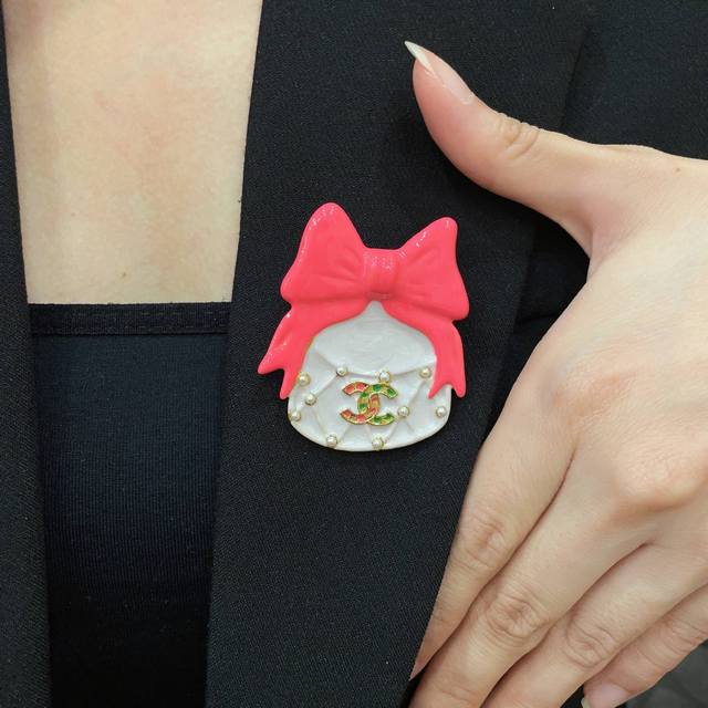 Chanel double C bow brooch Ddd