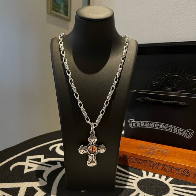 New boutique quality Chrome Hearts classic retro necklace with cross and tiger e