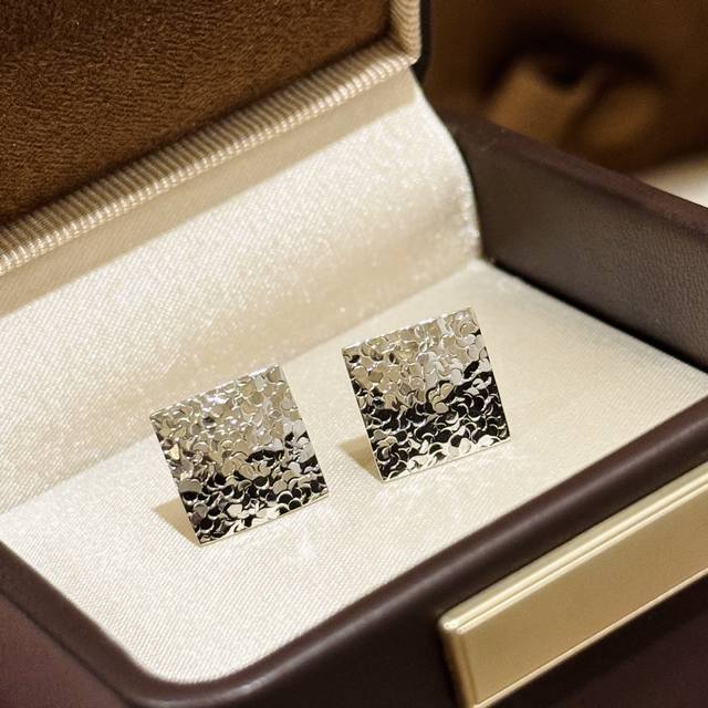 A6685 Traditional Chinese Style Scattered Ice Square Stud Earrings - High-End Fe