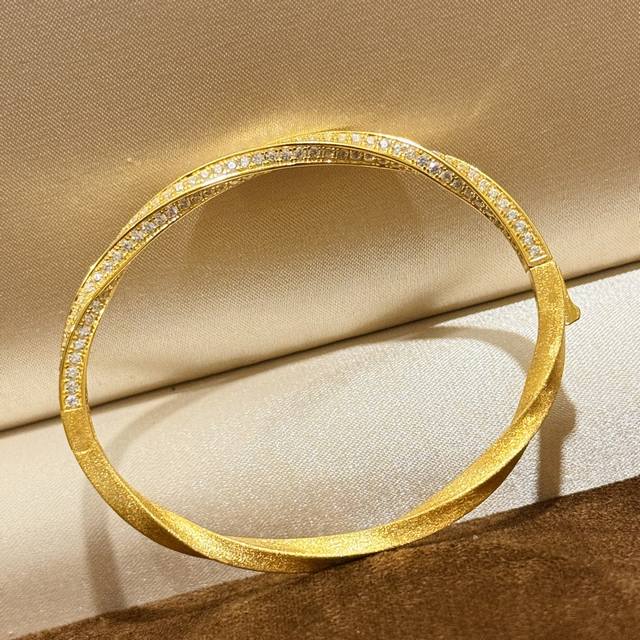 A5723 Exquisite new style of traditional gold craftsmanship, full diamond spiral