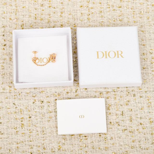 250221 We produce eight-pointed star ear clips, custom-made with genuine gold an