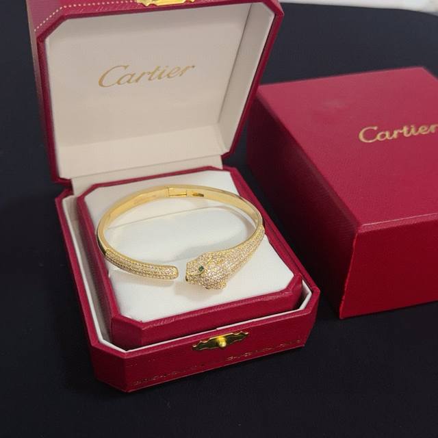 Cartier Panther Head Bangle High-End Custom Version with Diamond Setting Craftsm