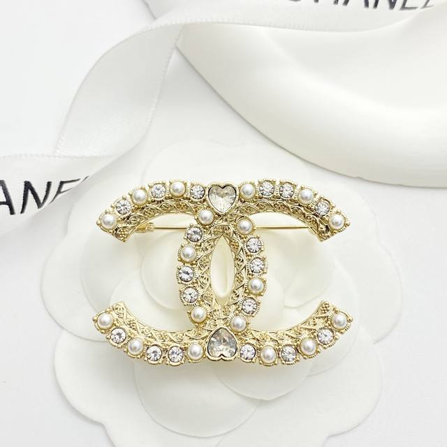 Code A595 0257825 Chanel brooch, hot-selling style, newly arrived, consistent wi