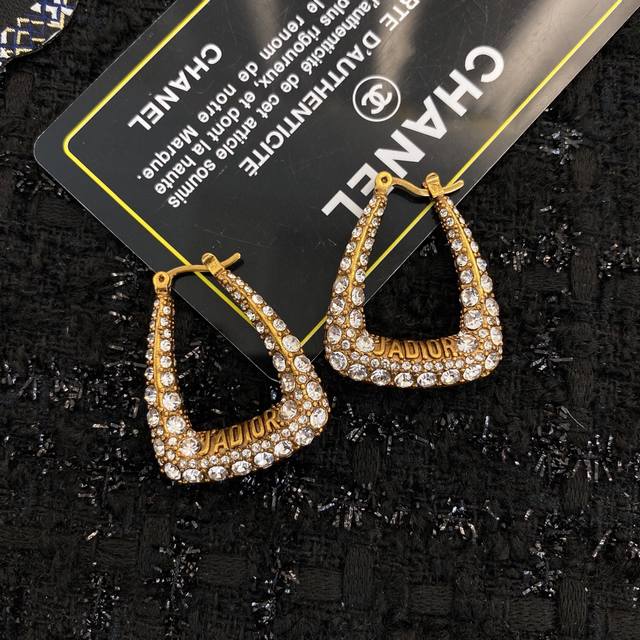 Code E972 0768395 classic best-selling earrings, hot new arrival! elegant, simpl