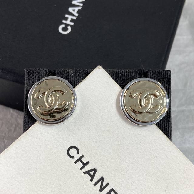 Xe0215 Ch Nel Round Two-Tone Double C Stud Earrings Extremely popular, breathtak