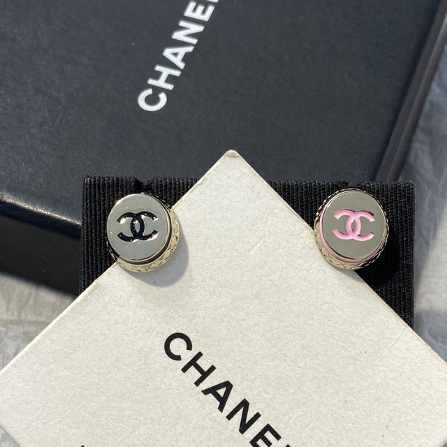 Xe0443 Ch Nel Diamond Pattern Round Enamel Double C Stud Earrings Extremely popu