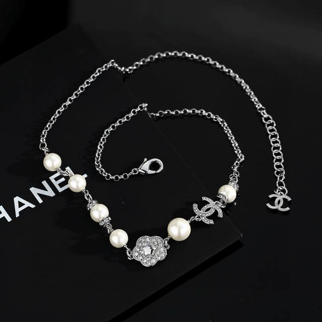 New Chanel Pearl Necklace/Collarbone Chain. Exquisitely crafted and incredibly b
