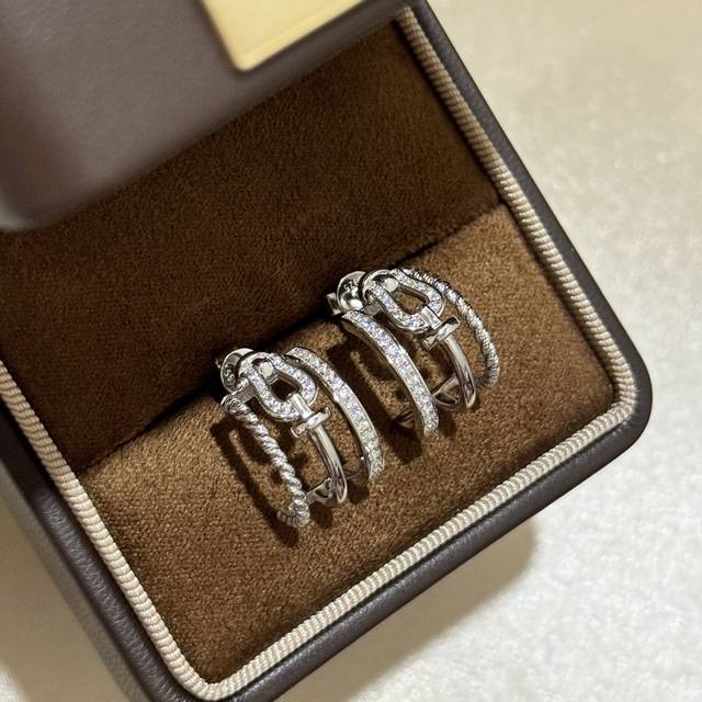 A6860 Exclusive First Release: Fred Nautical Buckle Horseshoe Triple Braid Earri