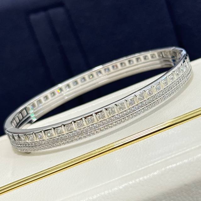 A5325 High-end custom-made Boucheron Ice Cube Three-Row Diamond Bangle, a must-h