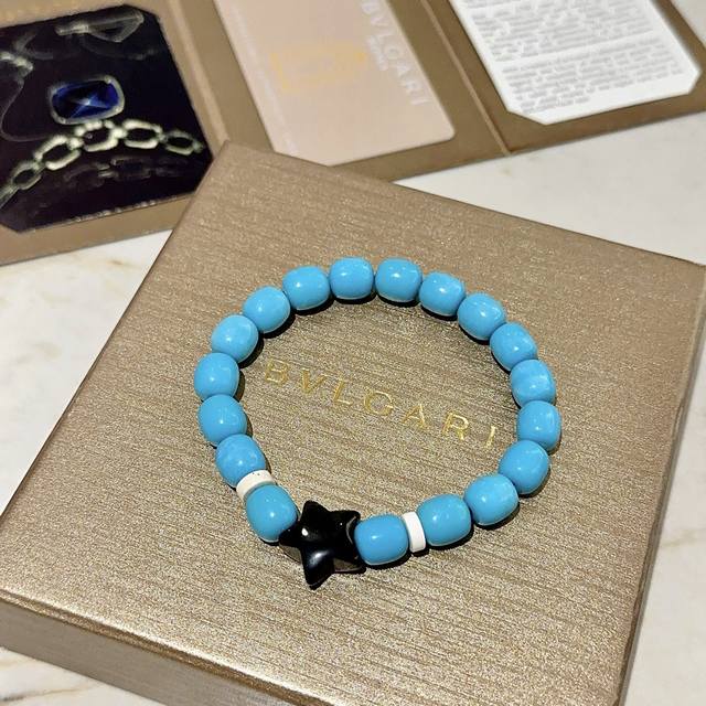Bulgari Divas' Dream bracelet in V gold. This natural turquoise bracelet is in p