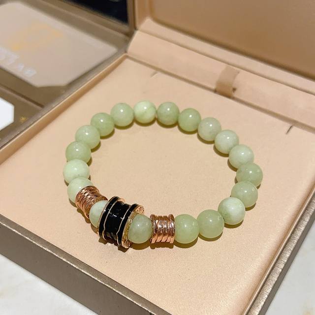 Bvlgari Divas' Dream Natural Ghost Bracelet in V gold. Perfect condition, impecc