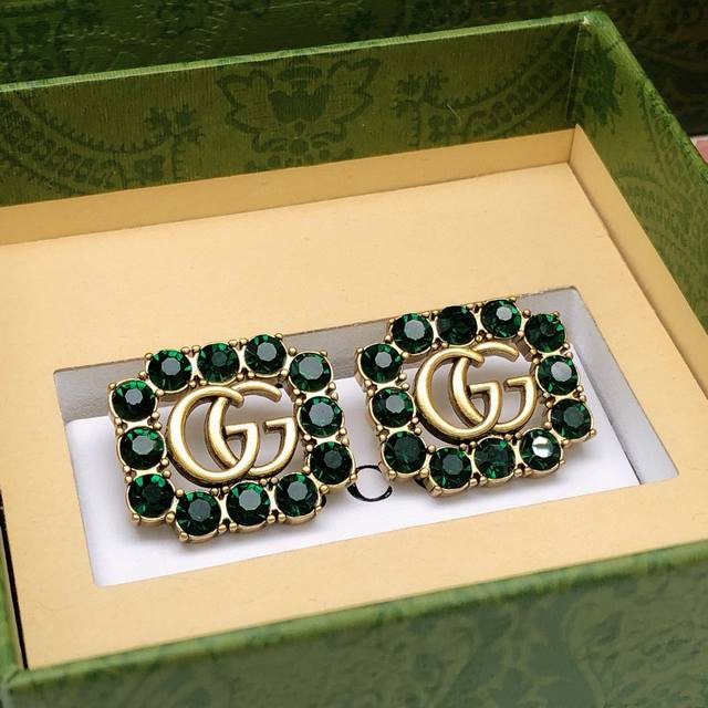 Item No. Ged0145 Gucci new green diamond square stud earrings, a super beautiful