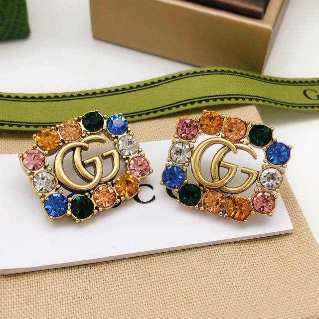 Item No. Ged0138 Gucci new square stud earrings with colored rhinestones. A supe