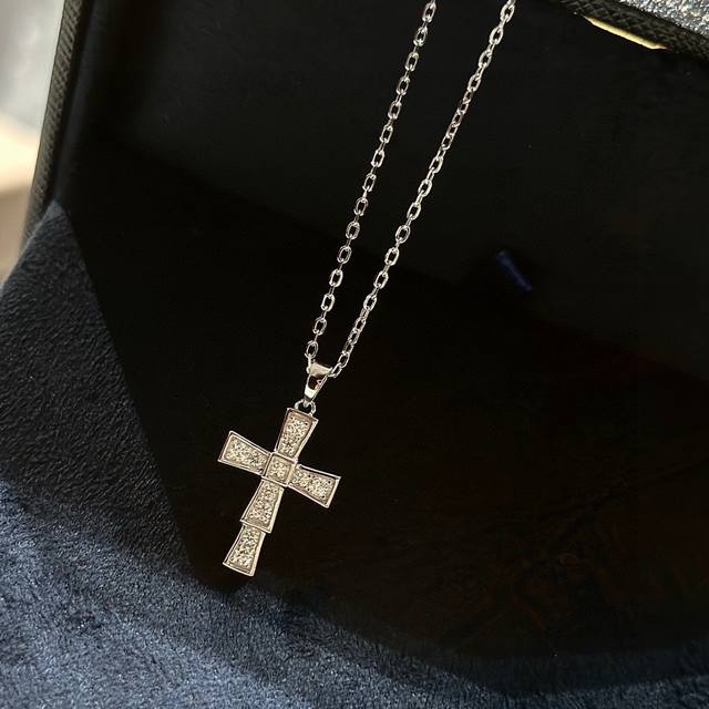 Bv Snake Cross Necklace - Classic design, high-end custom micro-pave technique,