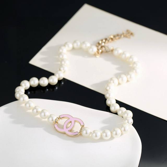 Chanel double C pearl necklace, a 1:1 replica, absolutely stunning! Extremely be