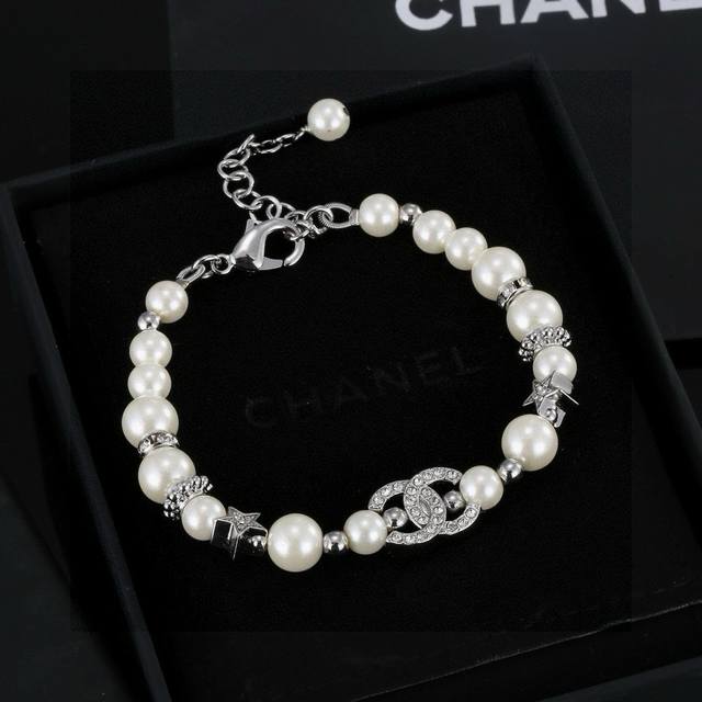Zp replica Chanel star pearl bracelet, elegant and sophisticated design, youthfu