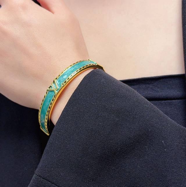 New Arrival Original LV Logo Gold Bangle with Lettering. Made with the same mate