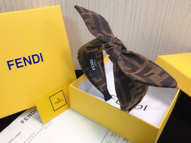 New Arrival: Fendi's New Classic Bestselling Bow Headband (Ddd)