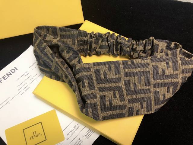 New Arrival: Fendi's New Classic Logo Headband for Instagram (Ddd)