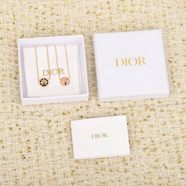 202902 We produce the Rose Des Vents Compass Necklace Zp20800+. Look for the onl