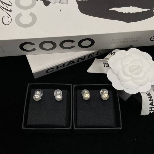 Today's New Arrival: 2 Colors Chanel New Mini Pearl Double C Stud Earrings - Sma