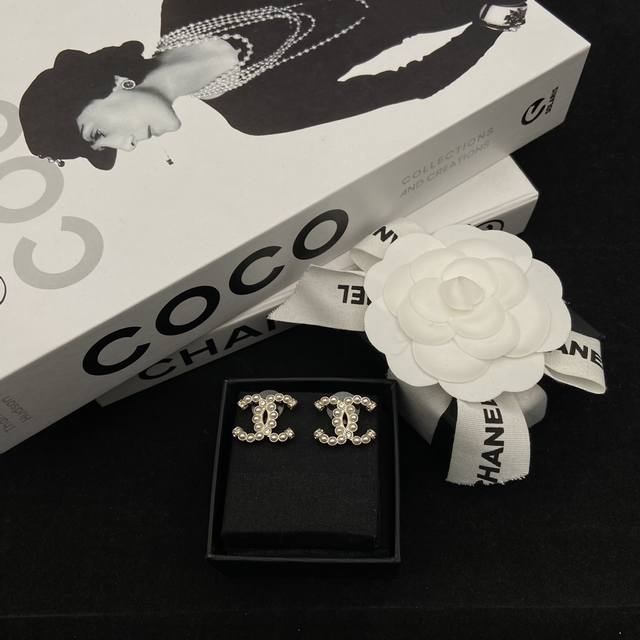 Chanel Double C Pearl Stud Earrings Simple Everyday Style Ddd