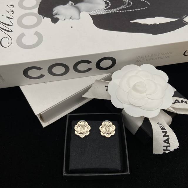 Today's Pick: Chanel New 25C Flower Earrings - Perfect for a Rich Heiress