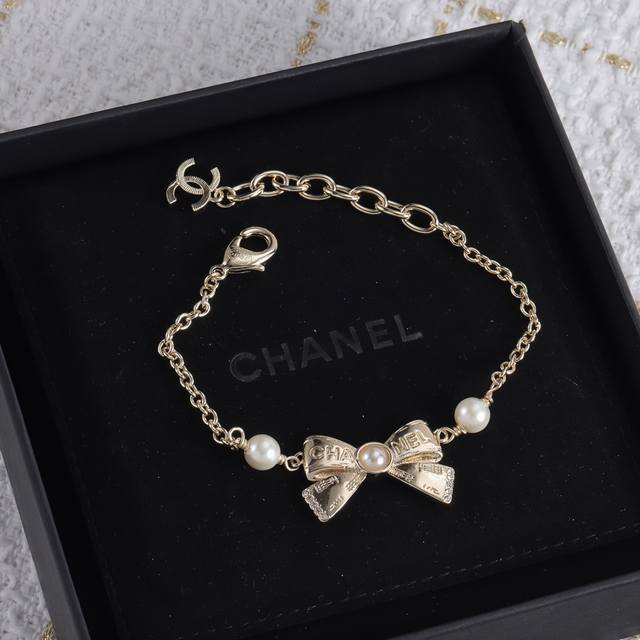 Chanel Mini Bracelet (Ddd)