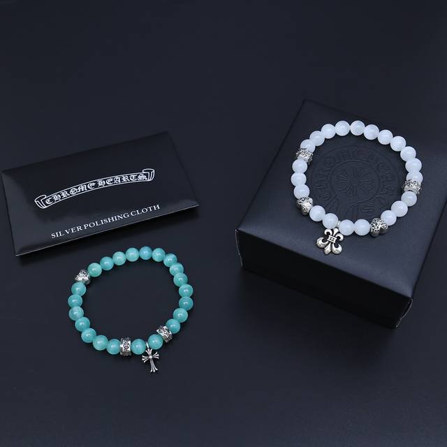 This is the latest Chrome Hearts replica bracelet! It's so cool! A must-have! Fa