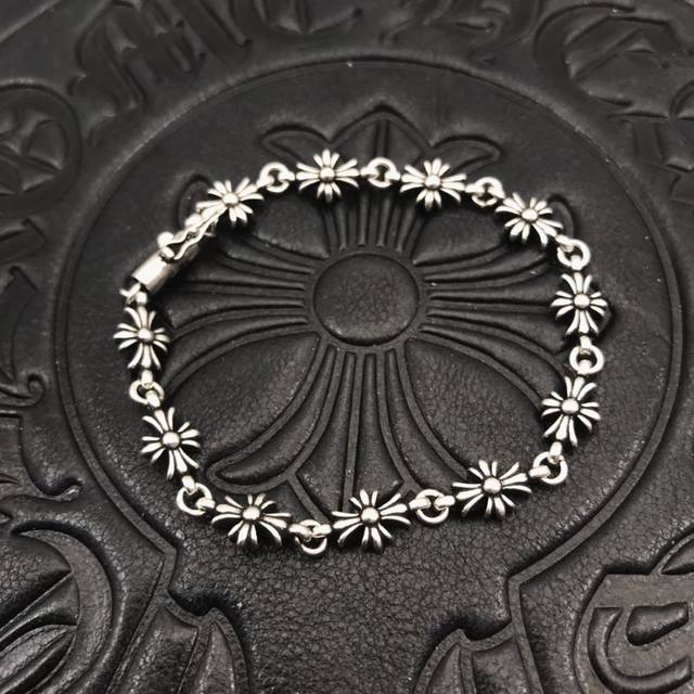 High-quality Chrome Hearts non-diamond fine cross flower bracelet, authentic cla