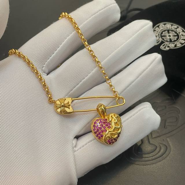 New boutique quality Chrome Hearts classic gold necklace with heart-shaped flora