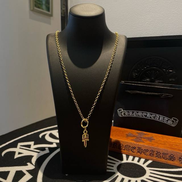 New boutique quality Chrome Hearts classic gold necklace with pink diamond sword