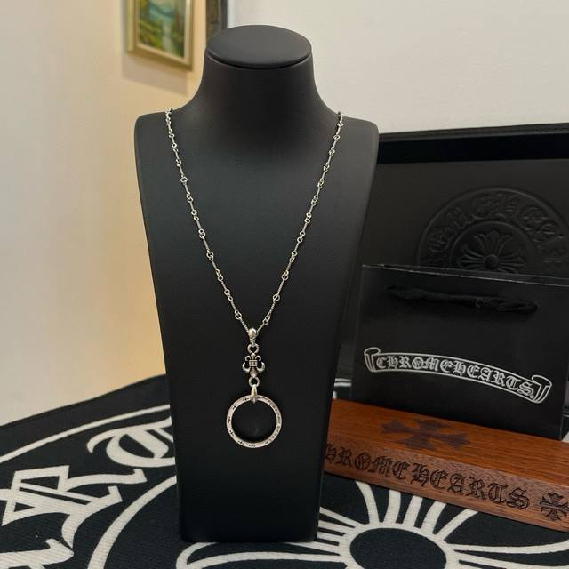 New boutique quality Chrome Hearts classic retro necklace, featuring a scout flo