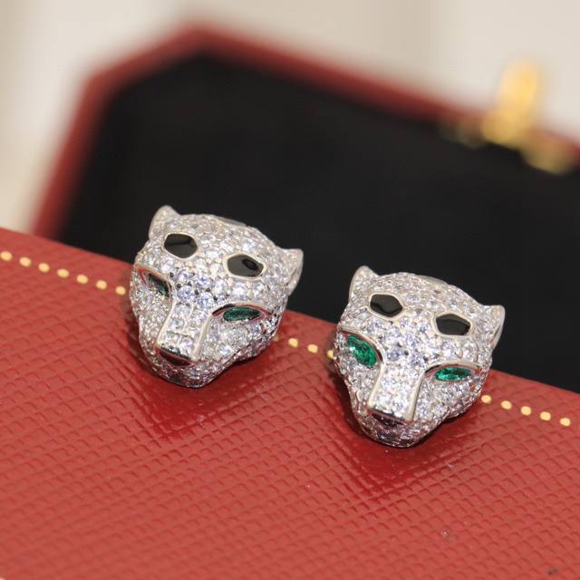 Exquisite Cartier Panther Head Earrings - The latest hot item! Cartier panther e