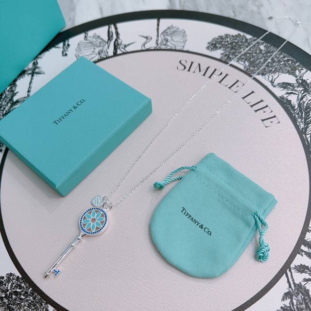 Tiffany & Co. boutique exquisite silver version, celebrity style retro distresse