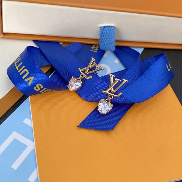 New Louis Vuitton earrings, identical to the original from boutiques, with clear